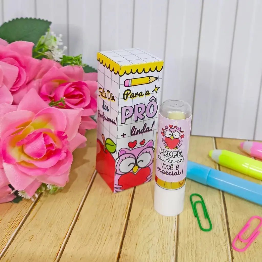 Caixa com Adesivo Personalizado para Presente Dia dos Professores Manteiga de Cacau Coruja Material Educativo